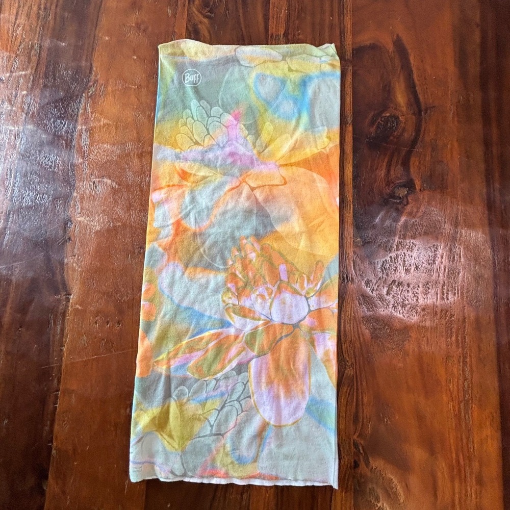 BUFF Original Neckwear Floral Watercolor Insect Shield UPF 50 Neck Gaiter CS1520